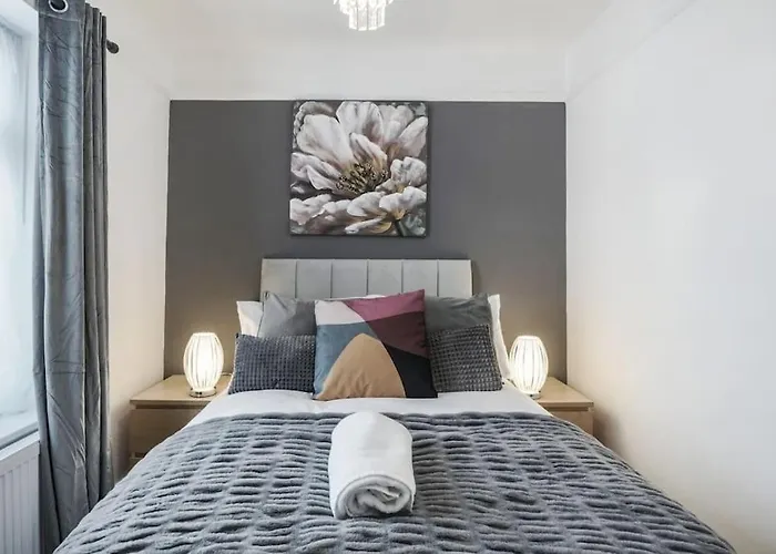 4 Bed Flat Sleeps Up To 9 Close To Brixton