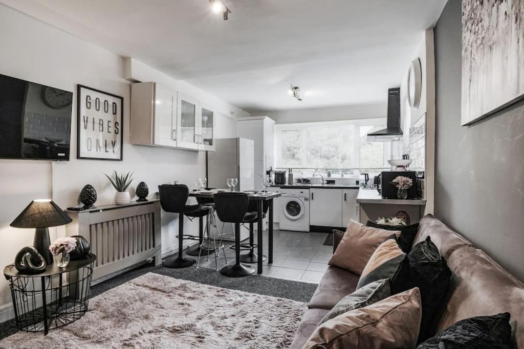 Апартаменты 4 Bed Flat Sleeps Up To 9 Close To Brixton *