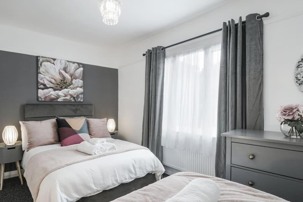 Апартаменты 4 Bed Flat Sleeps Up To 9 Close To Brixton Лондон